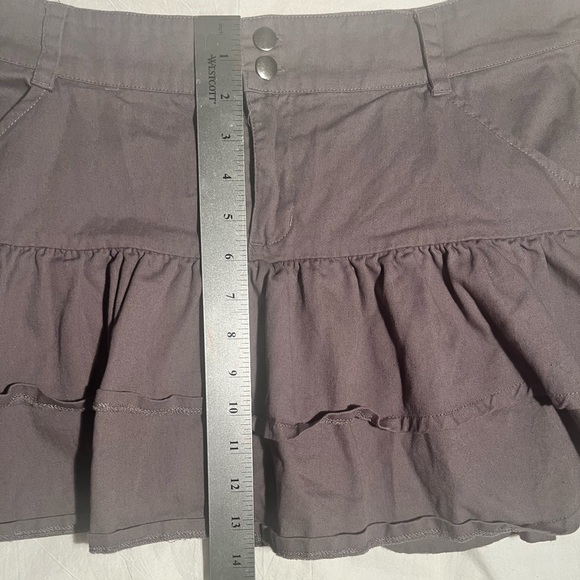 Social Collision Ruffle Skirt - Picture 5 of 5